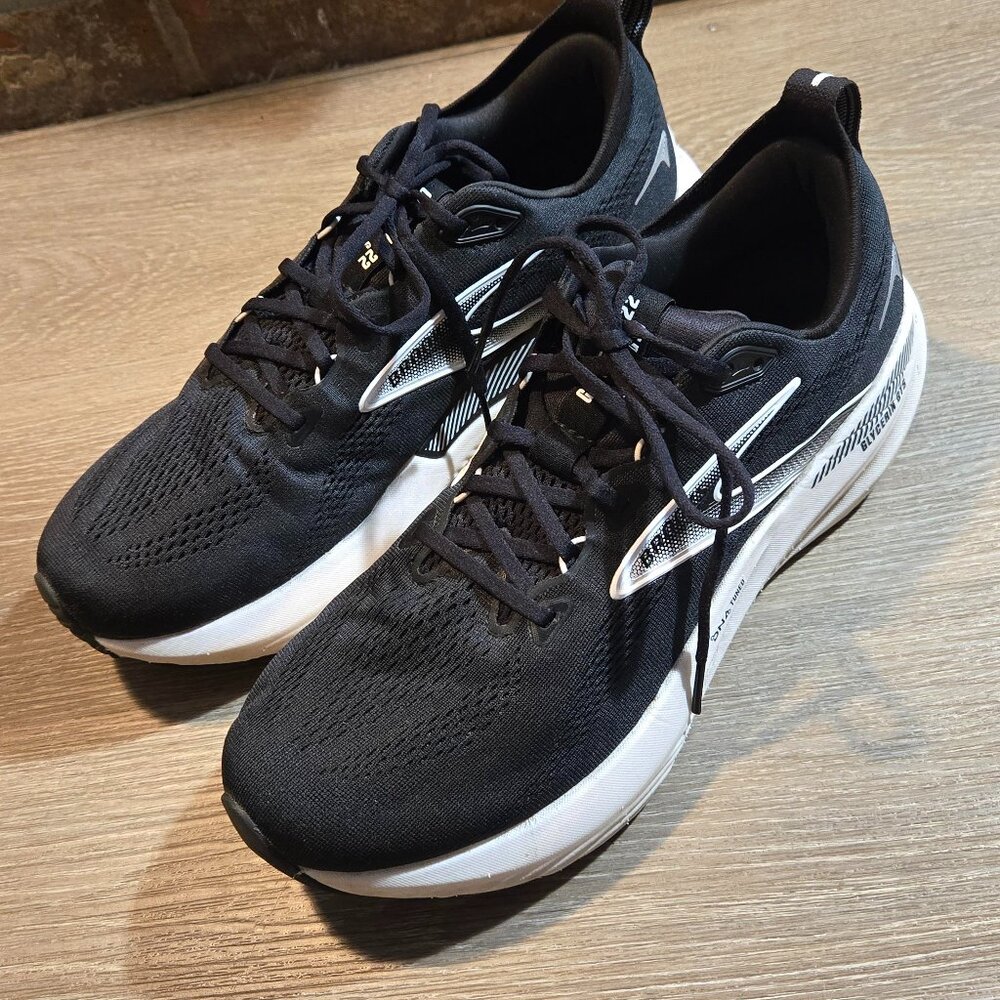 Brooks Glycerin 22 Men's Size 11 Sneakers Running Black White Athletic Shoes EUC